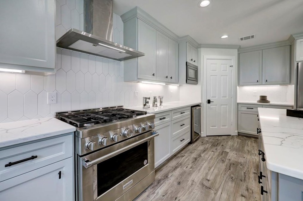 14022 Myrtlea, Houston TX  77079-3207 exterior