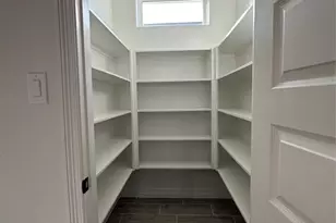 509 Little Spg Ct, Anahuac, TX 77514 - Photo 6