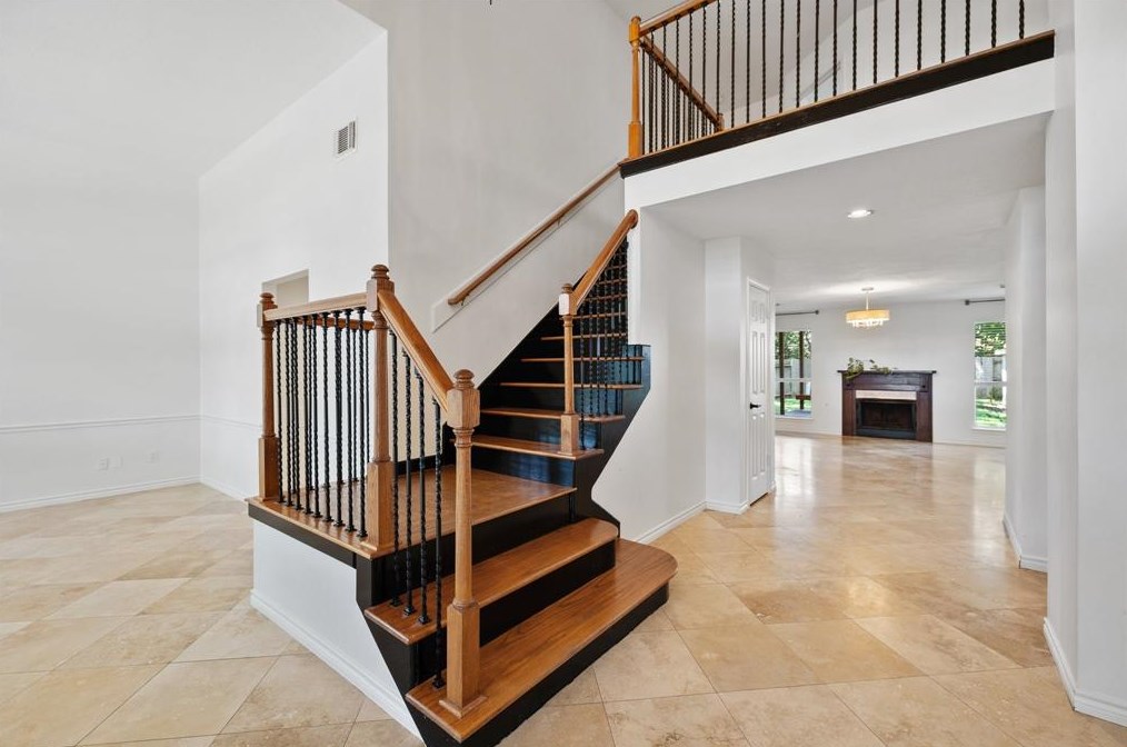 4311 Meadows Dr, Sugar Land, TX 77479-5129