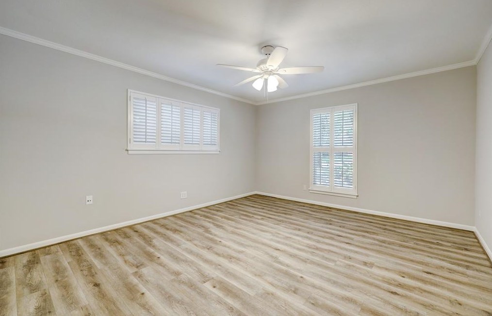 7806 Piping Rock Ln, Houston TX  77042-2728 exterior