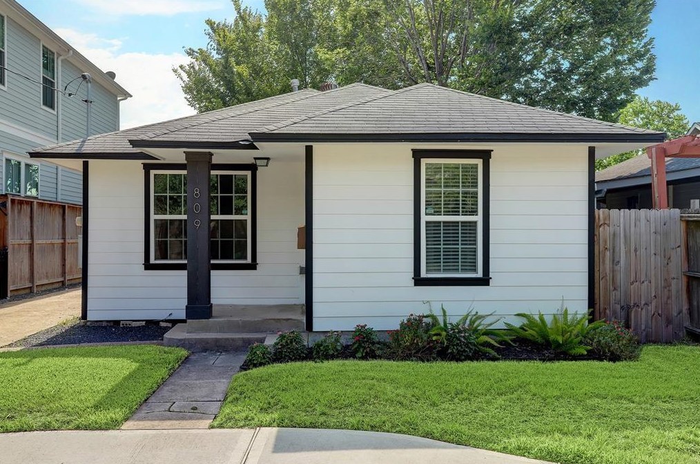 809 Alexander St, Houston, TX 77007