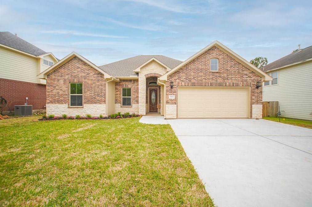 1904 Northampton, Conroe, TX 77301