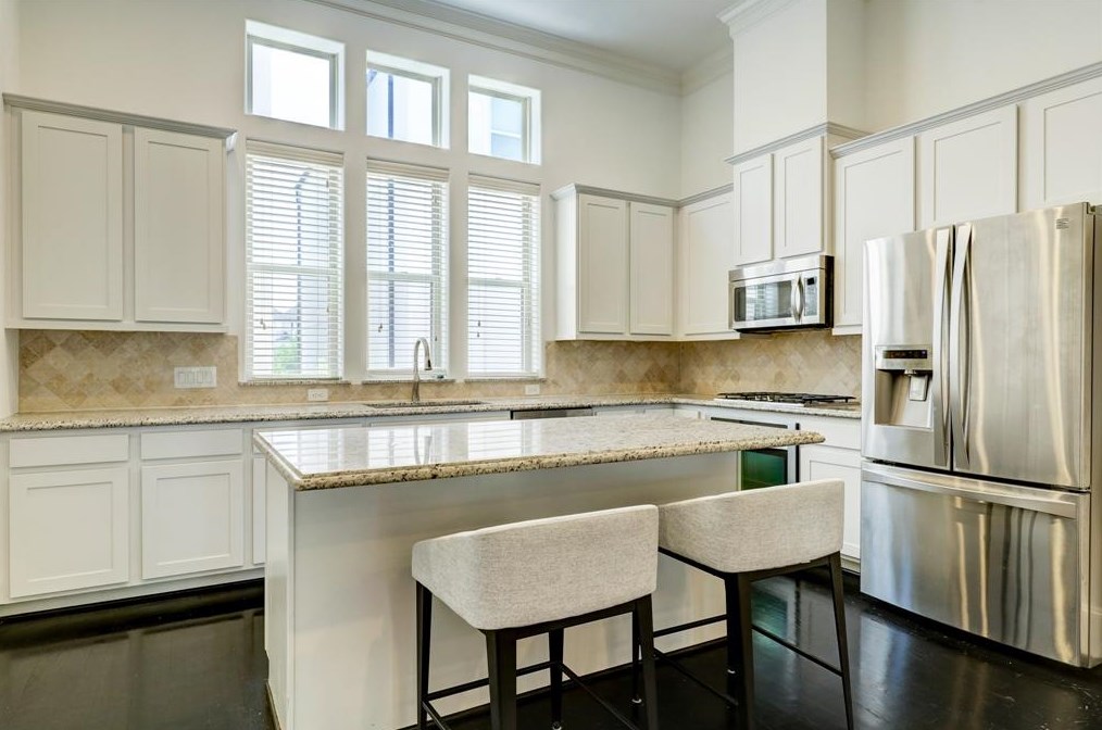 2038 Fannin Sta, Houston TX  77045-4650 exterior