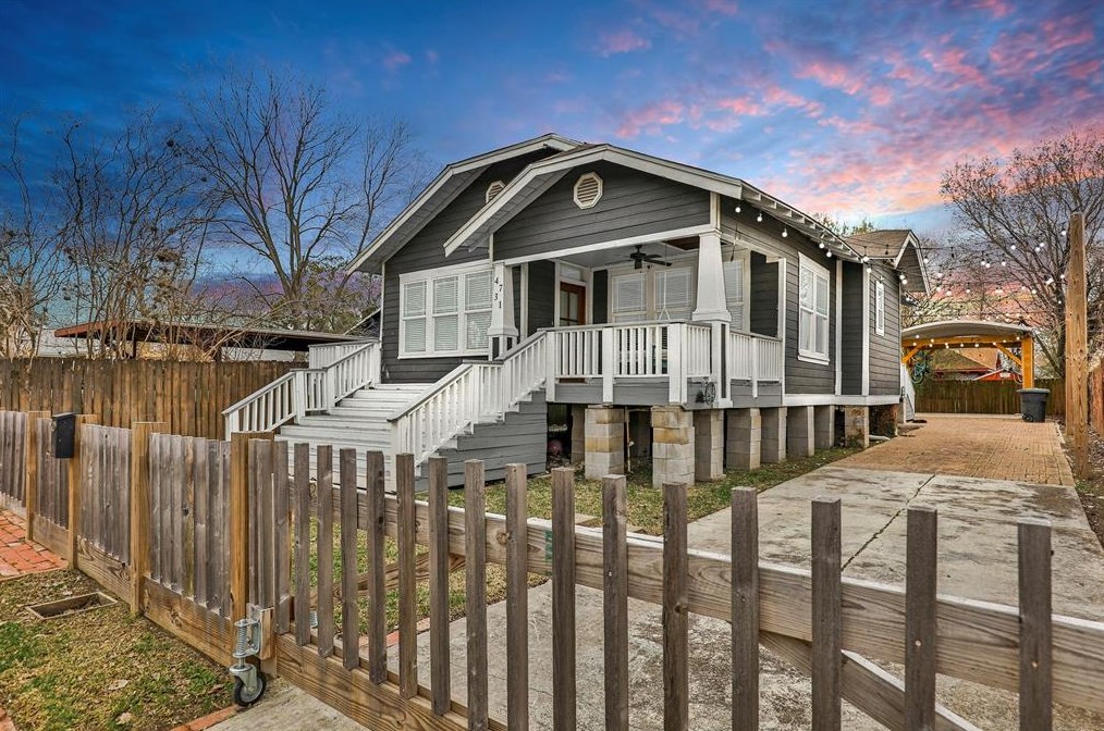 4731 Woodside St, Houston TX  77023-1223 exterior