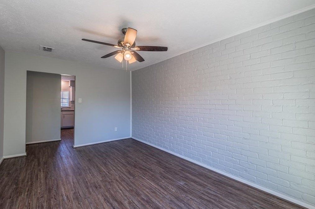 7307 Cook Rd, Houston TX  77072-2232 exterior