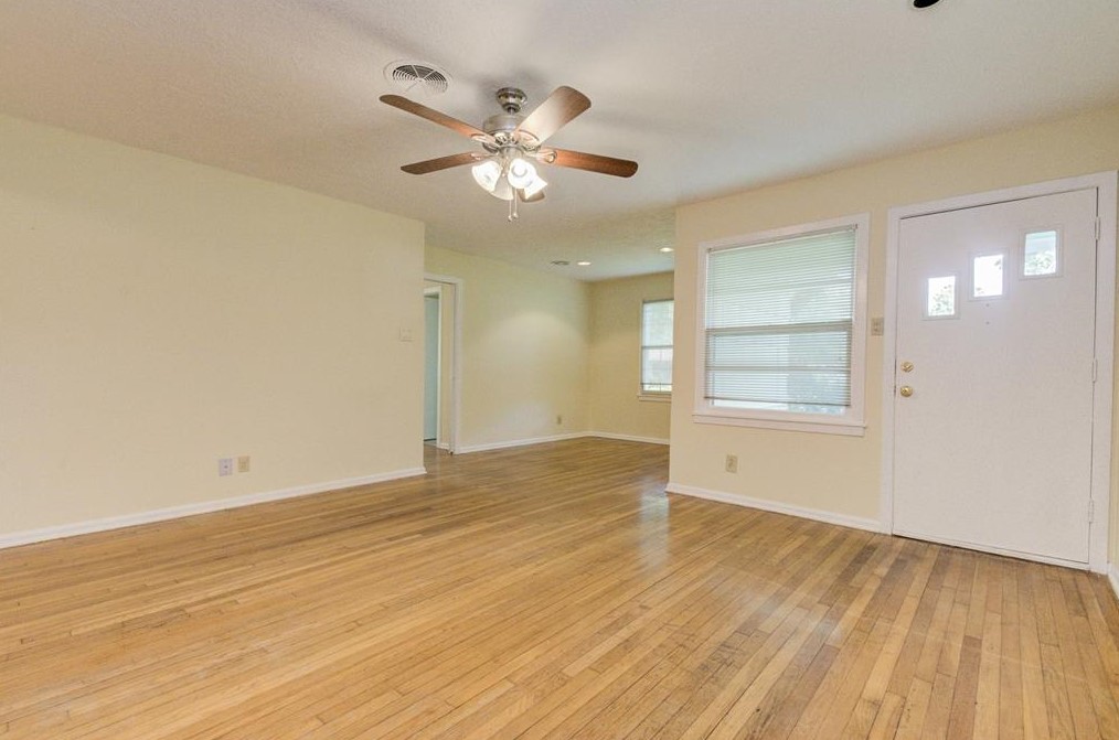 5922 Grape St, Houston TX  77036-7316 exterior