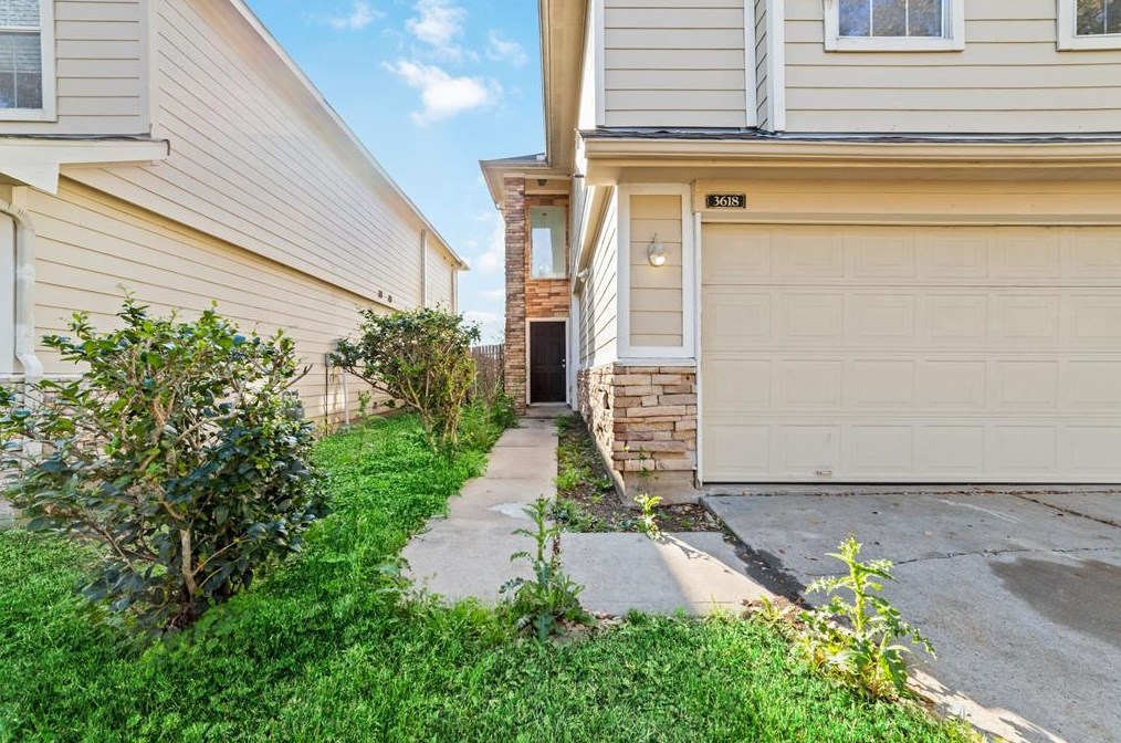 3618 Windmill Village Dr, Houston, TX 77082-4300