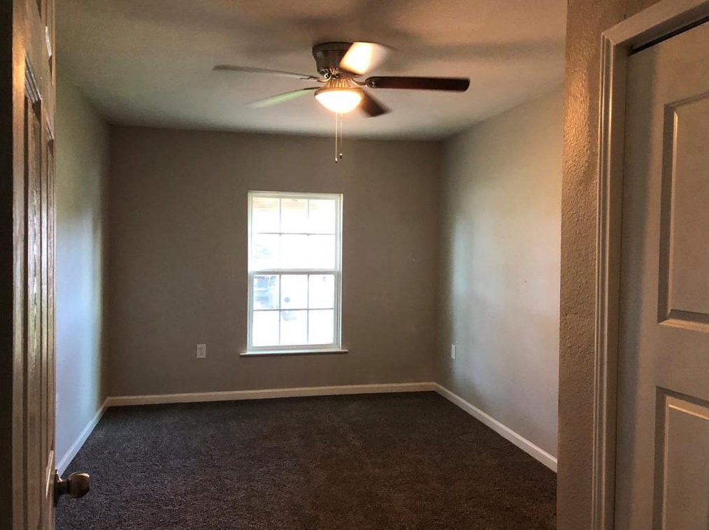 1229 Pyburn St, Angleton, TX 77515