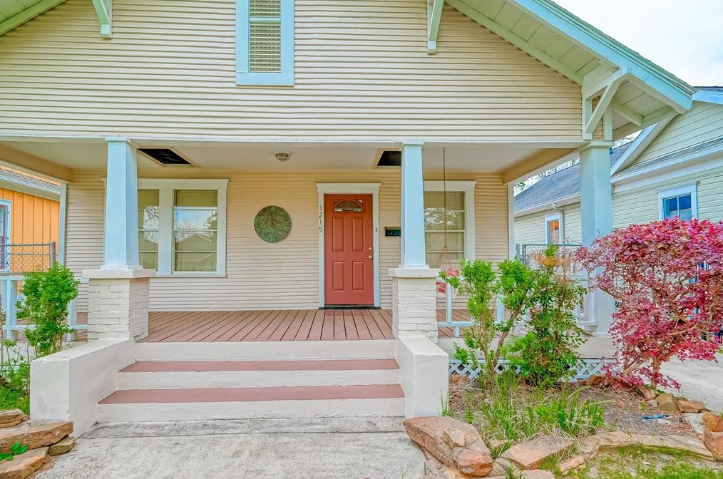 1219 Oxford St, Houston TX  77008-7019 exterior