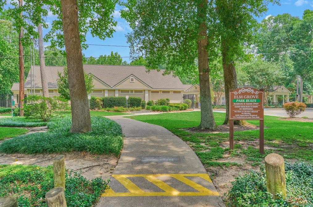 5311 Vlg Spg Dr, Humble TX 77339-1216 exterior