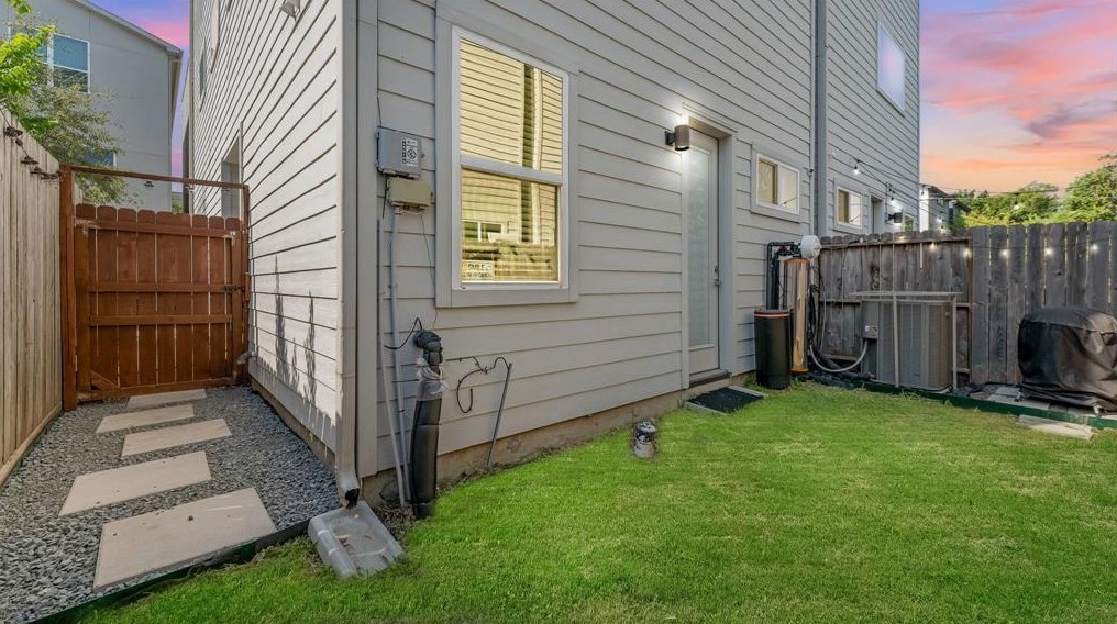 607 Bayou St, Houston, TX 77020-6016
