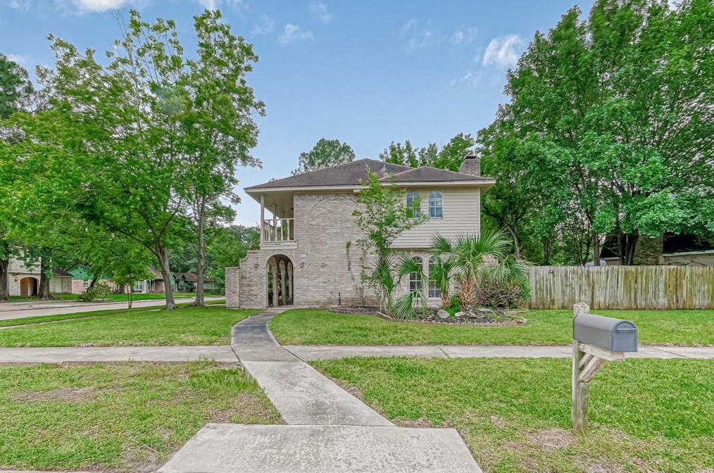 5203 Long Creek Ln, Houston, TX 77088-4402