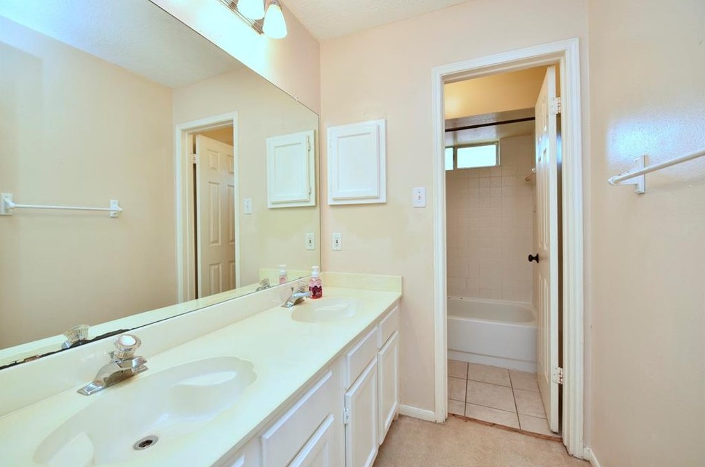 14918 Chetland Pl Dr, Houston TX  77095-2988 exterior