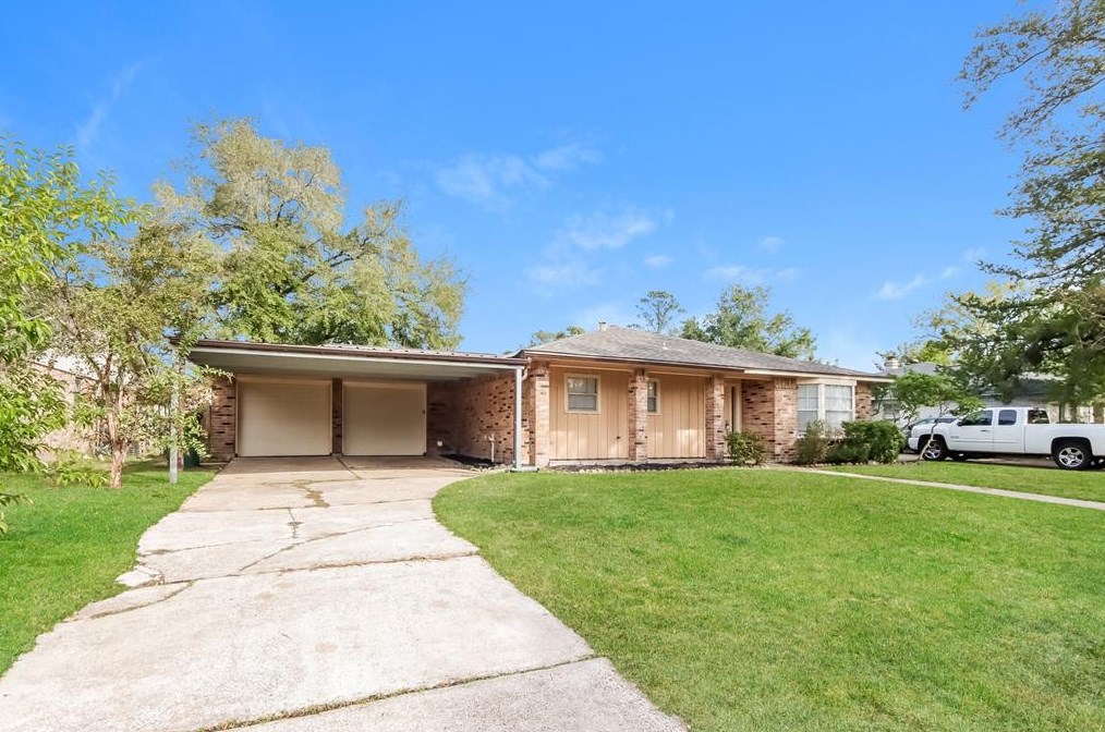 3804 Canterbury Dr, Baytown, TX 77521