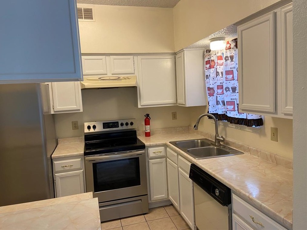 12500 Brookglade Cir Unit 146, Houston, TX 77099