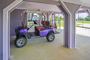 927 W Verdie Dr, Crystal Beach, TX 77650 - Photo 8