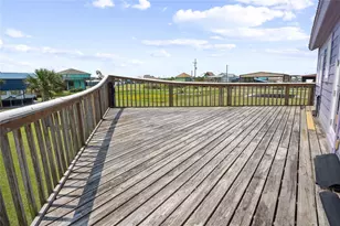 927 W Verdie Dr, Crystal Beach, TX 77650 - Photo 30