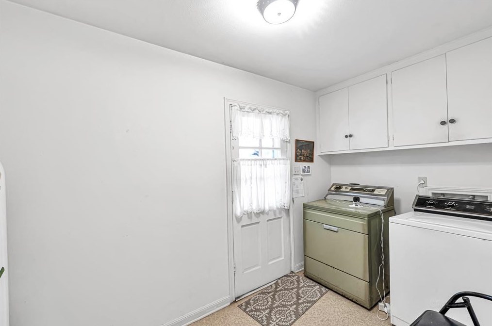 10019 Lynbrook Dr, Houston TX  77057-2251 exterior