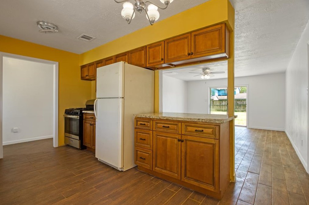 2710 Bluerock St, Houston TX  77039-3106 exterior