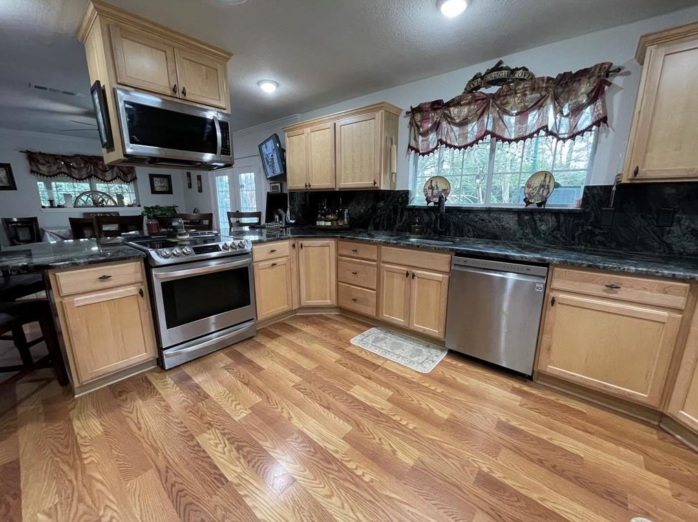 21142 Walnut Dr, Roman Forest, TX 77357