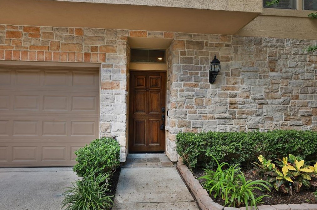 225 Birdsall St, Houston, TX 77007-8107