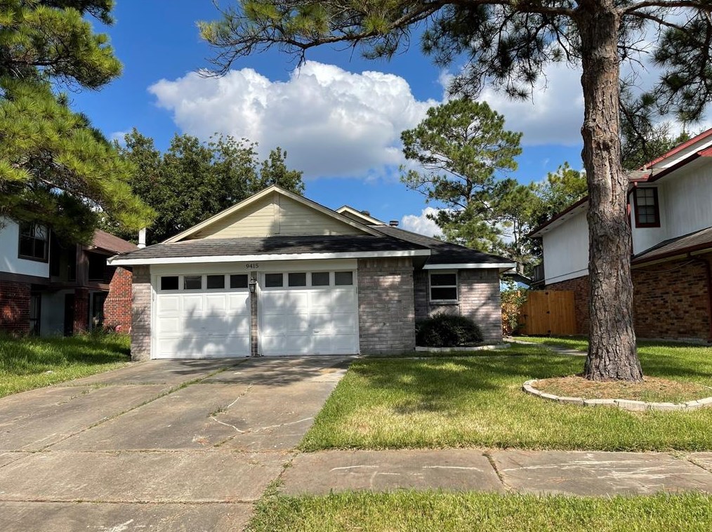 9415 Westacre Pl, Houston, TX 77083