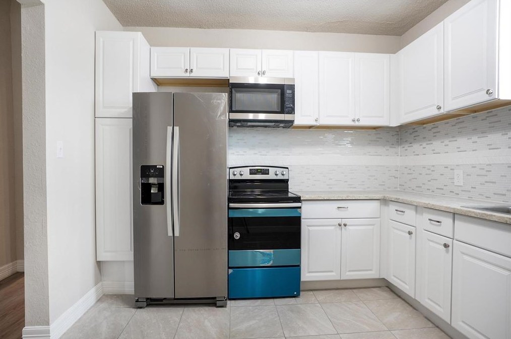 4011 Ball St #2, Galveston, TX 77550