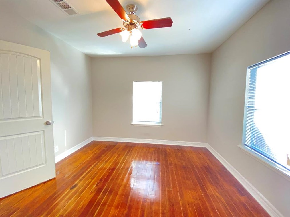 410 Woolworth St, Houston, TX 77020