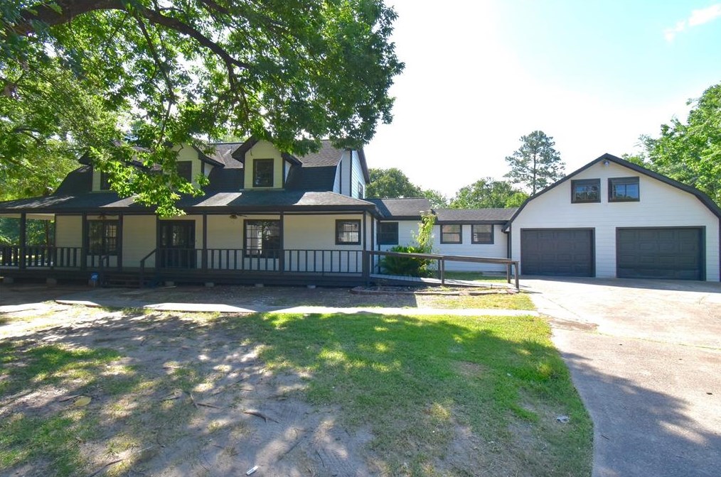 16615 Water Oak Dr, Channelview, TX 77530