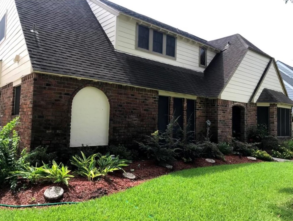 506 Lorie Ln, Taylor Lake Village, TX 77586
