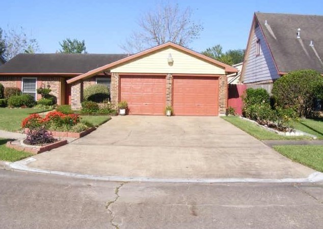 12218 Riva Ridge Ln, Houston, TX 77071-2728