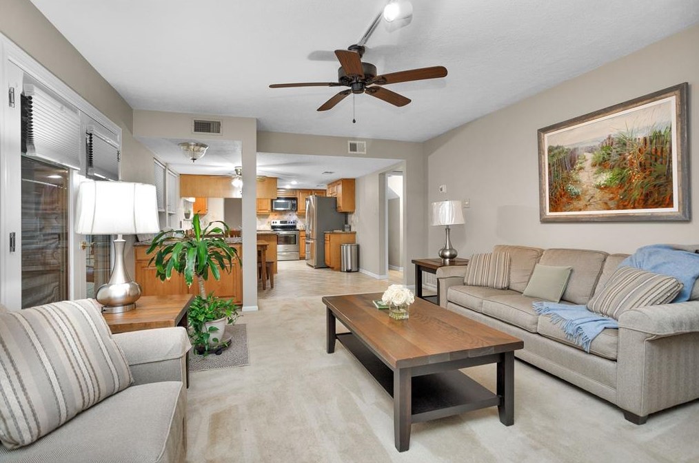 7 Hickorybark Dr, Spring, TX 77381-2815