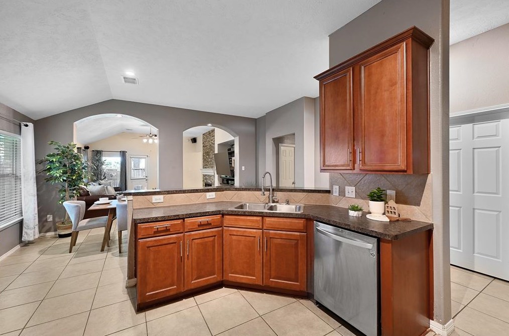 5011 Bridgeharbor Ct, Spring, TX 77379-5147