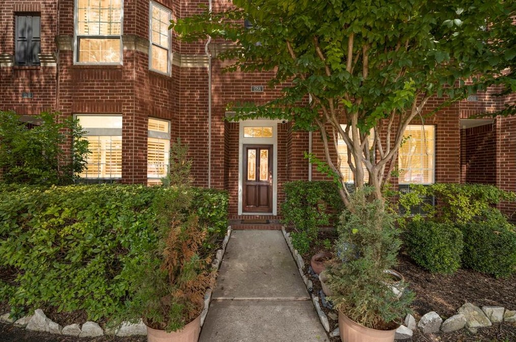 28 Waugh Dr, Houston, TX 77007-5813