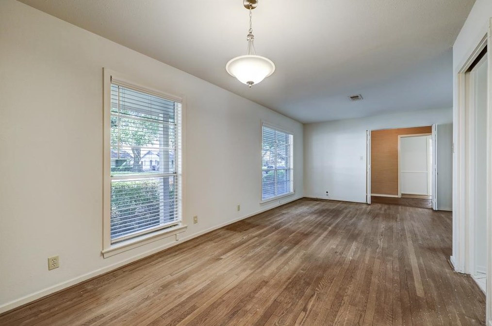 9631 Val Verde St, Houston, TX 77063