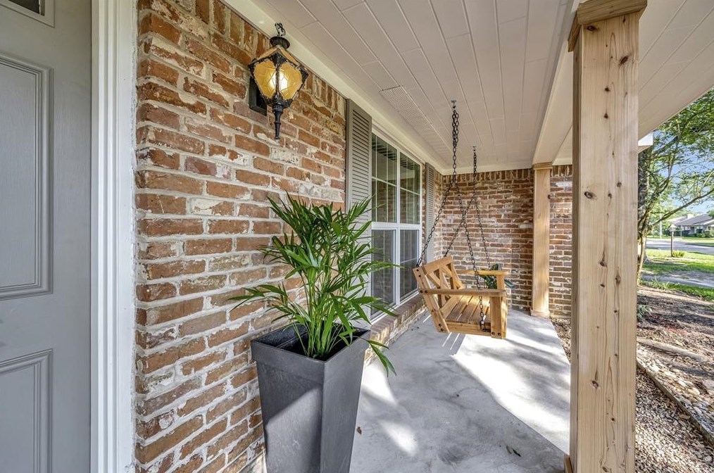18403 Point Lookout Dr, Houston, TX 77058