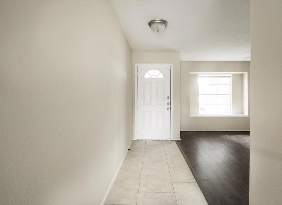 6019 Spellman Rd, Houston TX  77096-5842 exterior