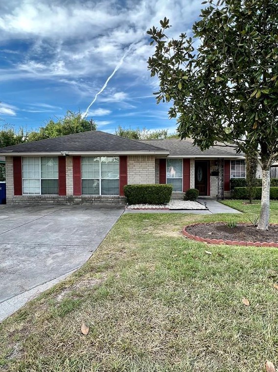 134 W Hartwick Ln, Houston, TX 77037