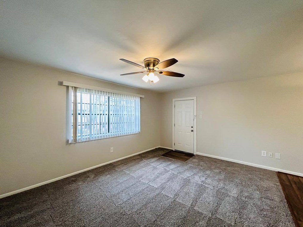 3629 N Macgregor Way #140, Houston, TX 77004