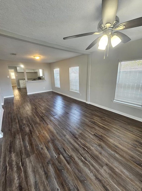 419 N Parrish St, Angleton, TX 77515