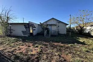 105 E Washington Ave, Electra, TX 76360 - Photo 8