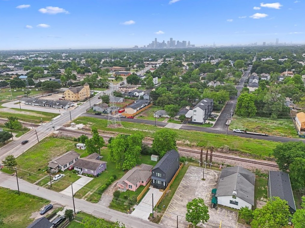 402 37 St, Houston TX  77018-6536 exterior