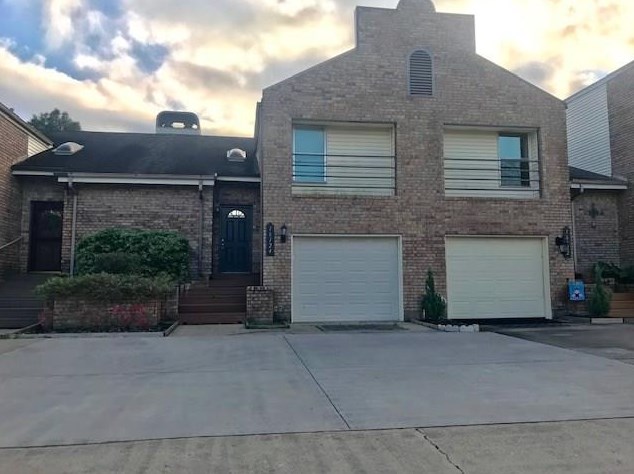 16124 Seahorse Dr, Houston, TX 77062