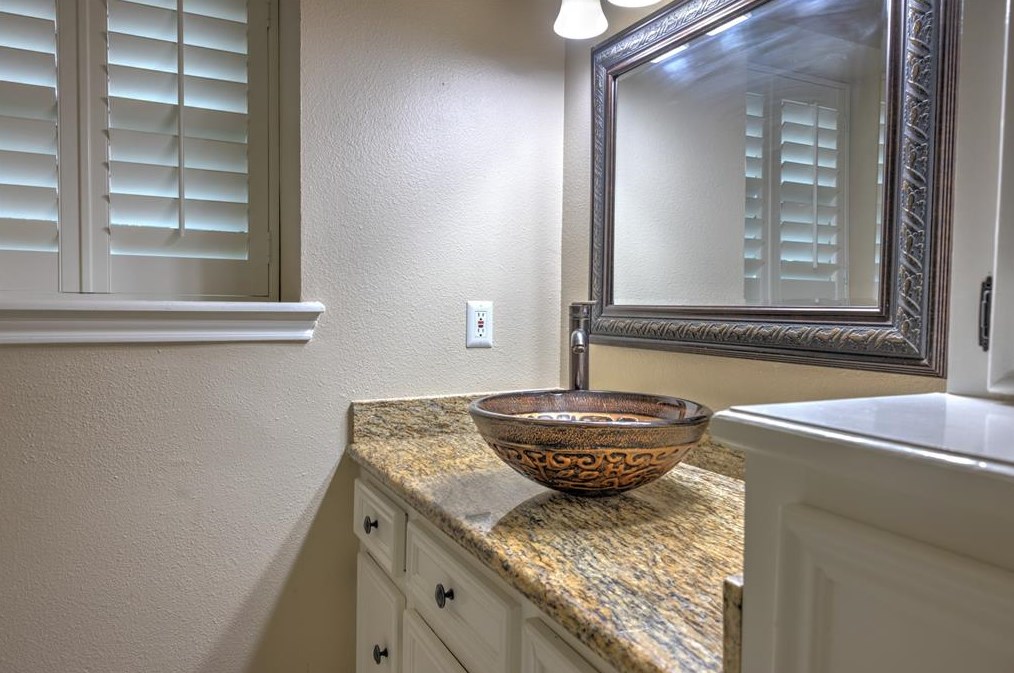 12607 Indian Wl Dr, Houston TX  77066-2307 exterior