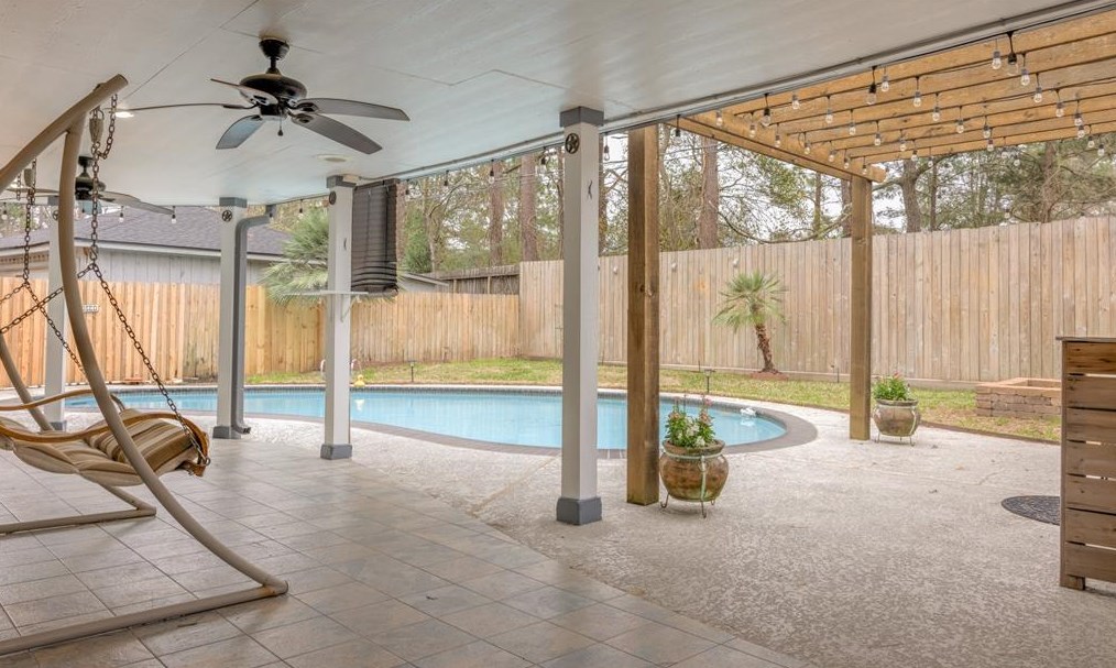 12607 Indian Wl Dr, Houston TX  77066-2307 exterior