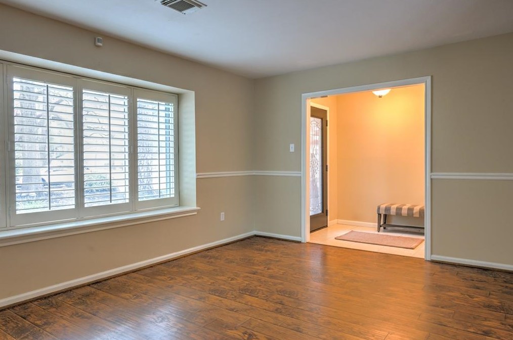 12607 Indian Wl Dr, Houston TX  77066-2307 exterior