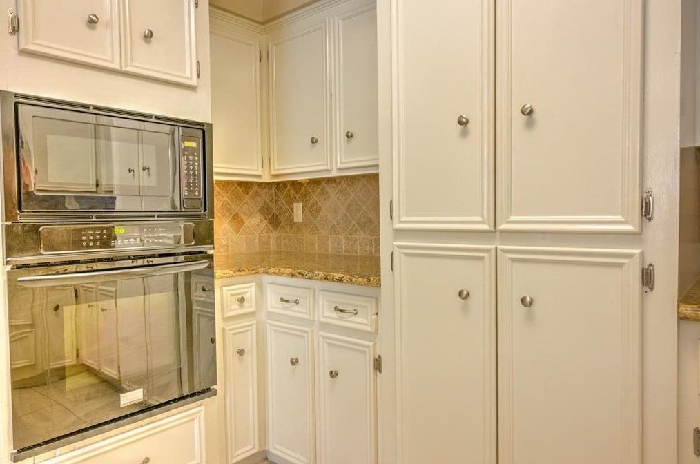 12607 Indian Wl Dr, Houston TX  77066-2307 exterior