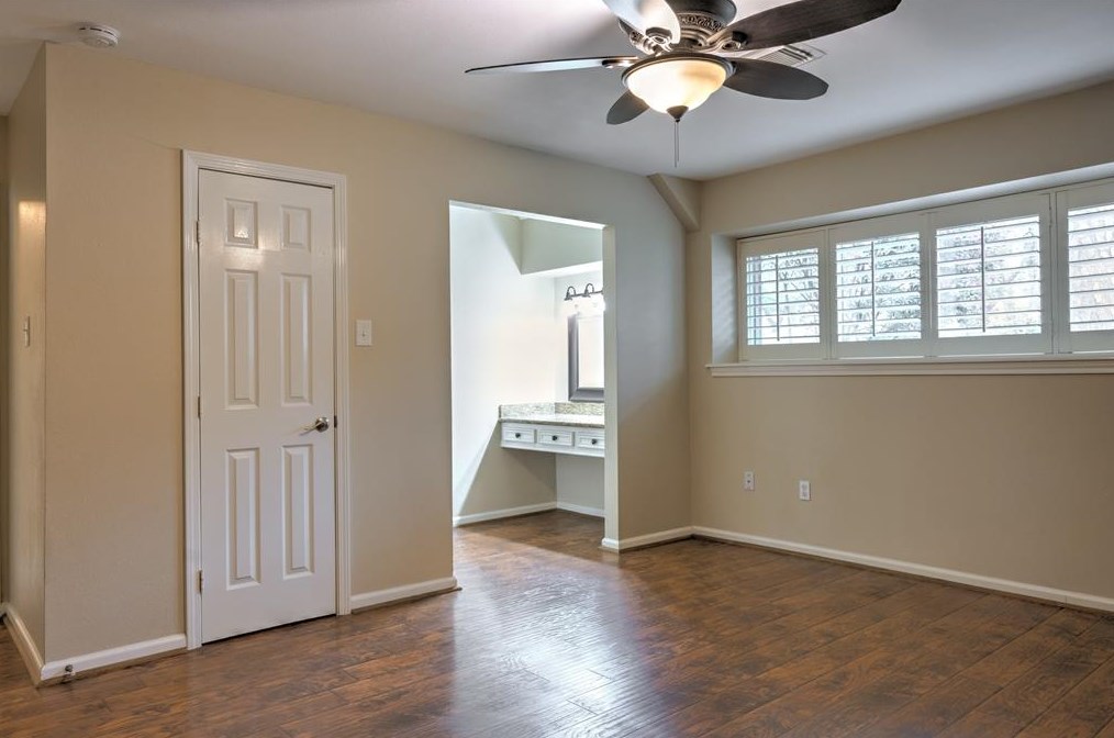 12607 Indian Wl Dr, Houston TX  77066-2307 exterior