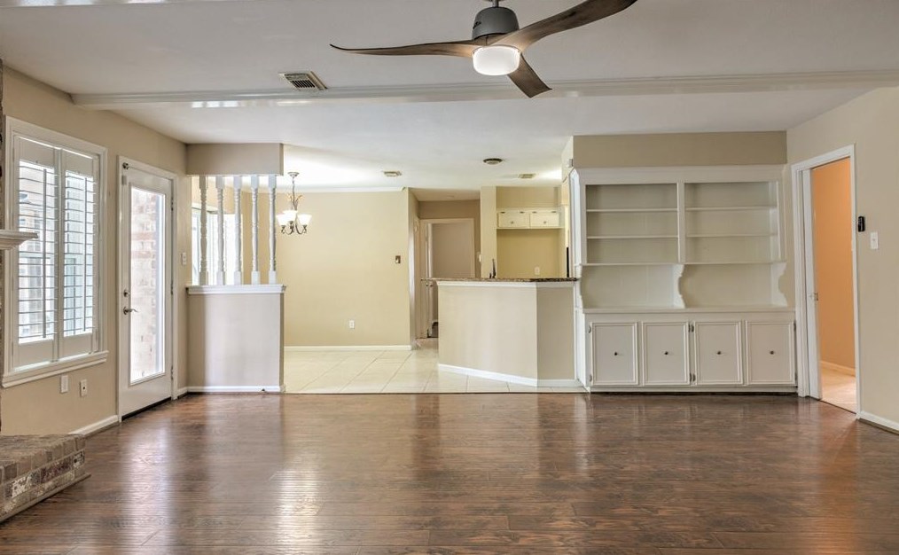 12607 Indian Wl Dr, Houston TX  77066-2307 exterior