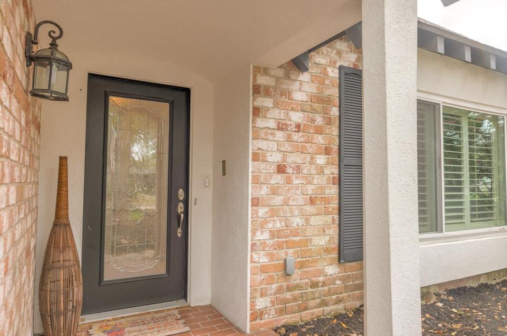 12607 Indian Wells Dr, Houston TX  77066-2307 exterior